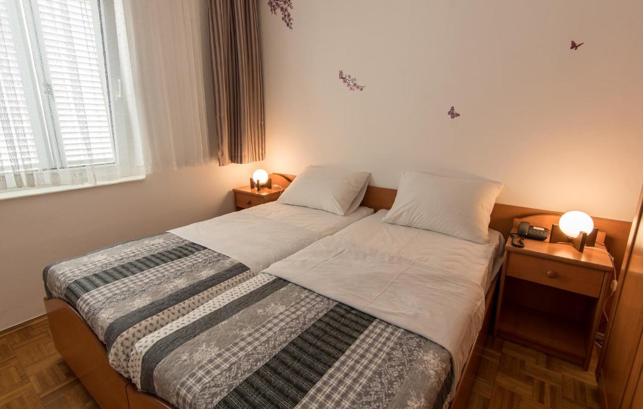 Hotel Barba Starigrad Paklenica Extérieur photo