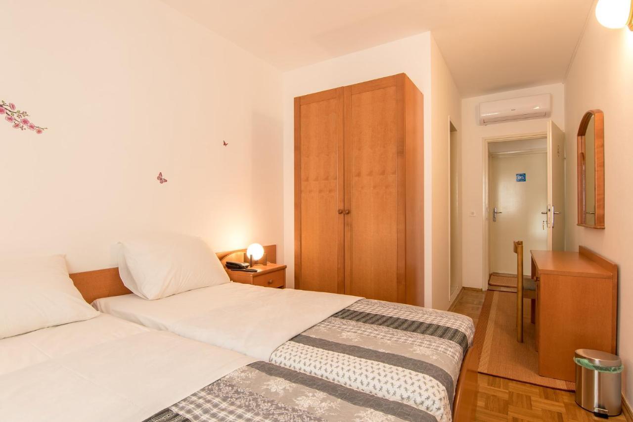 Hotel Barba Starigrad Paklenica Extérieur photo